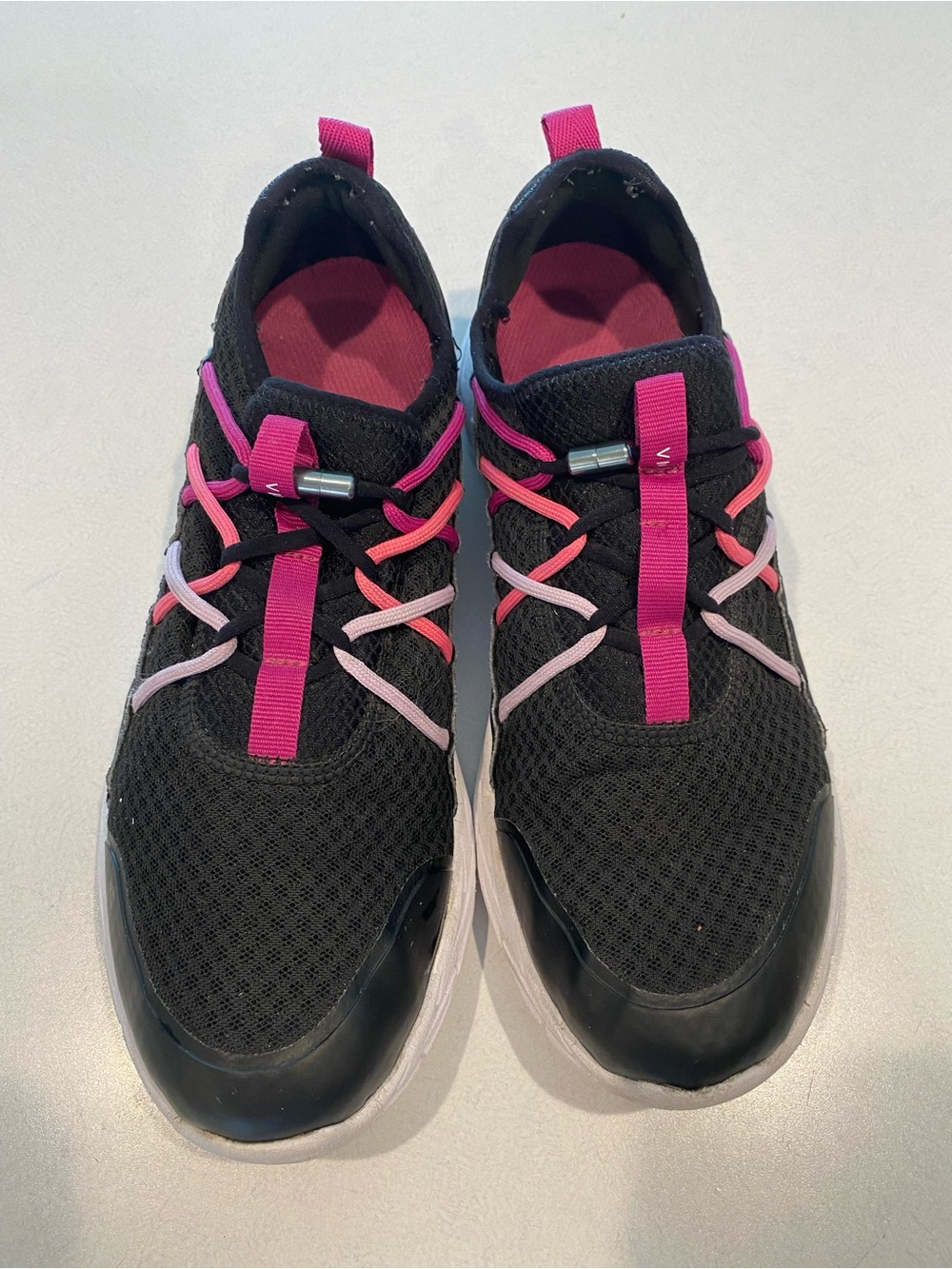 Women’s Vionic Zeliya Black Athletic Sneakers with Pink Accents Size 11 - Picture 2 of 8